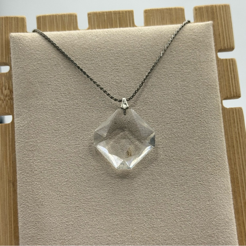 Elegant Silver Crystal Pendant Necklace